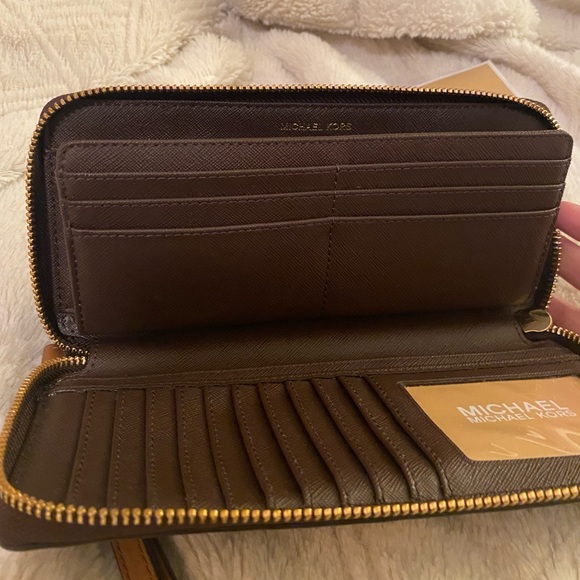 Michael Kors Wristlet - Picture 5 of 10